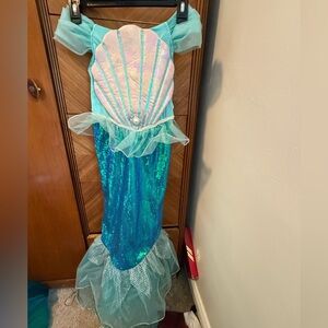 Gillian’s Closet Iridescent Tulle Mermaid Tail Halloween   Costume size 7/8